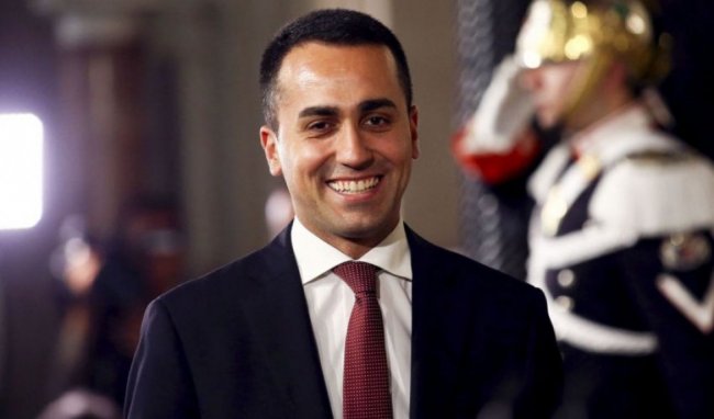 Di Maio lascia il M5s e guarda al Centro