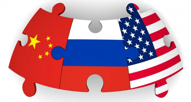 Pechino e Mosca contro la Nato. Usa: “Mosca potrebbe usare armi nucleari”