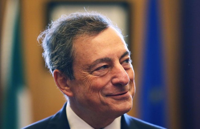 Usa ed Ue spingono per far restare Draghi in sella
