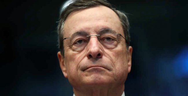 Draghi, deluso e amareggiato, rassegna le dimissioni